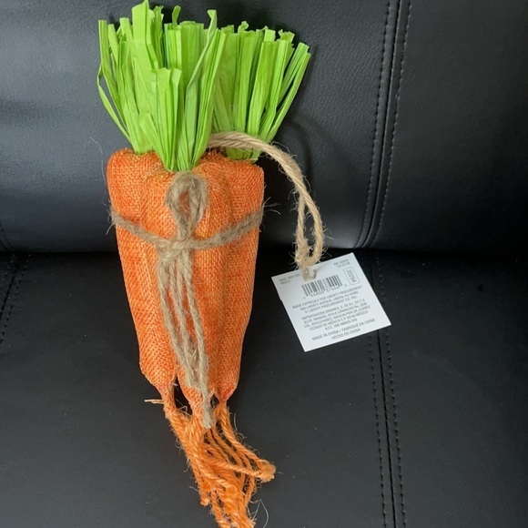 Carrot Ornament - Picture 2 of 4